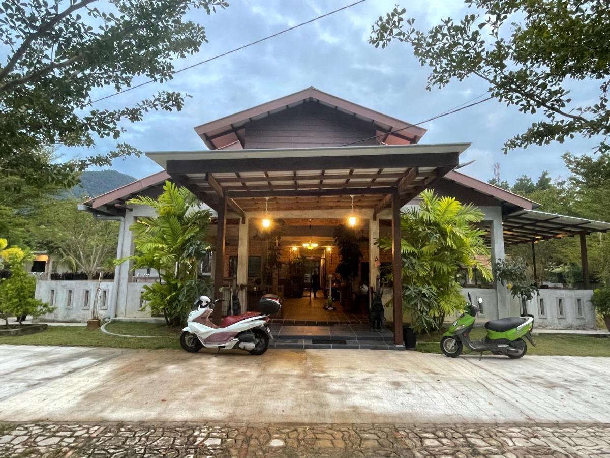 Pangkor Nature View House Pekan Pangkor Exterior foto